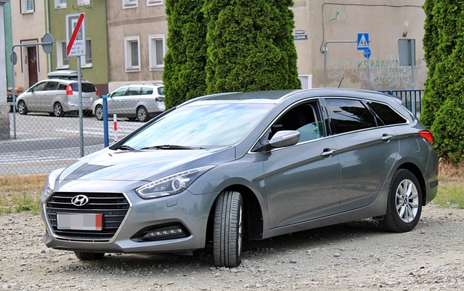 Hyundai i40 cena 47900 przebieg: 172000, rok produkcji 2016 z Koszalin małe 191